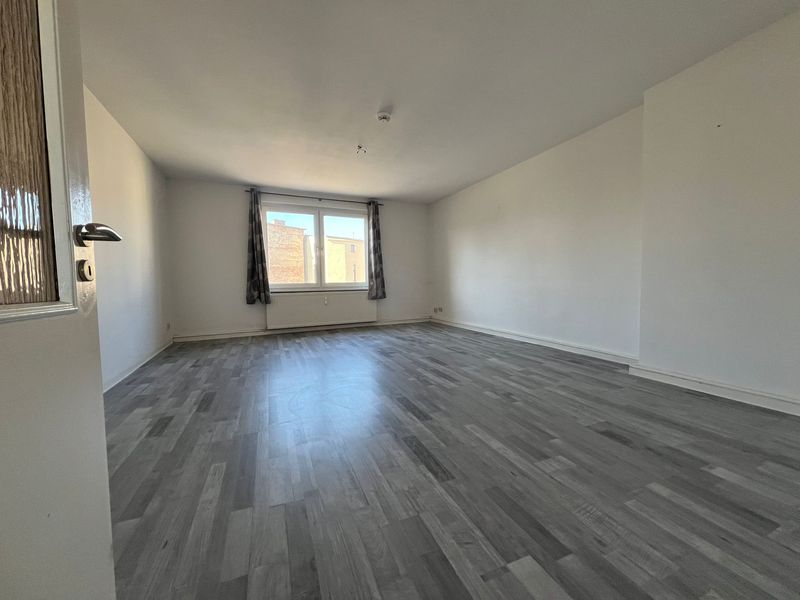 charmante 3 Zimmer im Dachgeschoss ab sofort / Köthen (Anhalt)